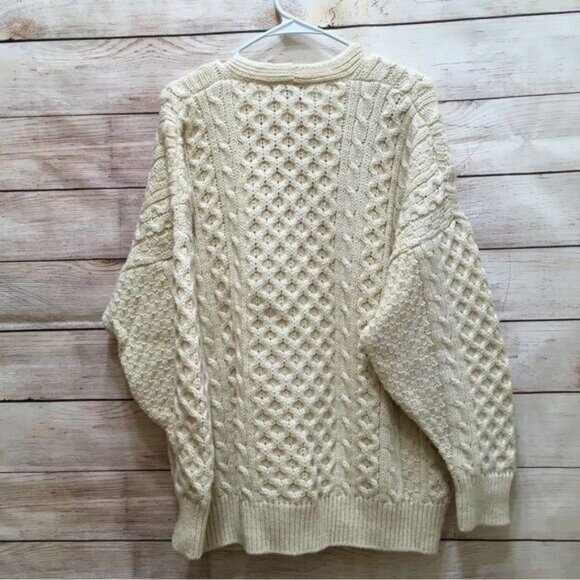 LATCHFORDS OF IRELAND CABLE KNIT OVERSIZED SLOUCHY SWEATER IN 100% WOOL - Picture 11 of 12